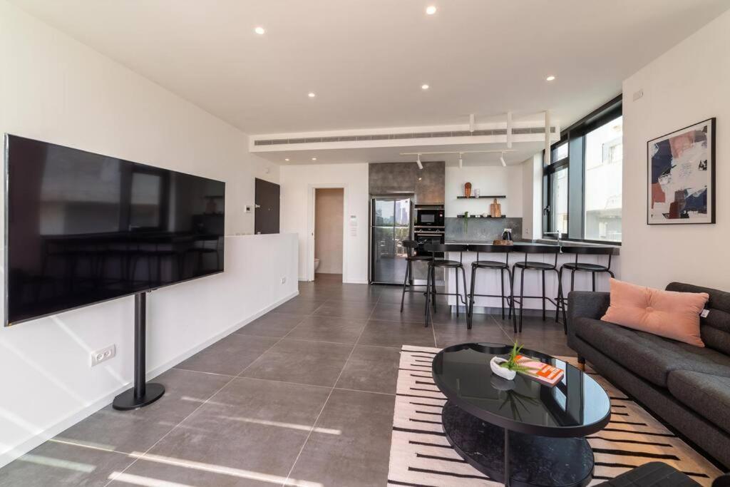 Amazing Penthouse On Gordon Beach 8 Guests تل أبيب المظهر الخارجي الصورة