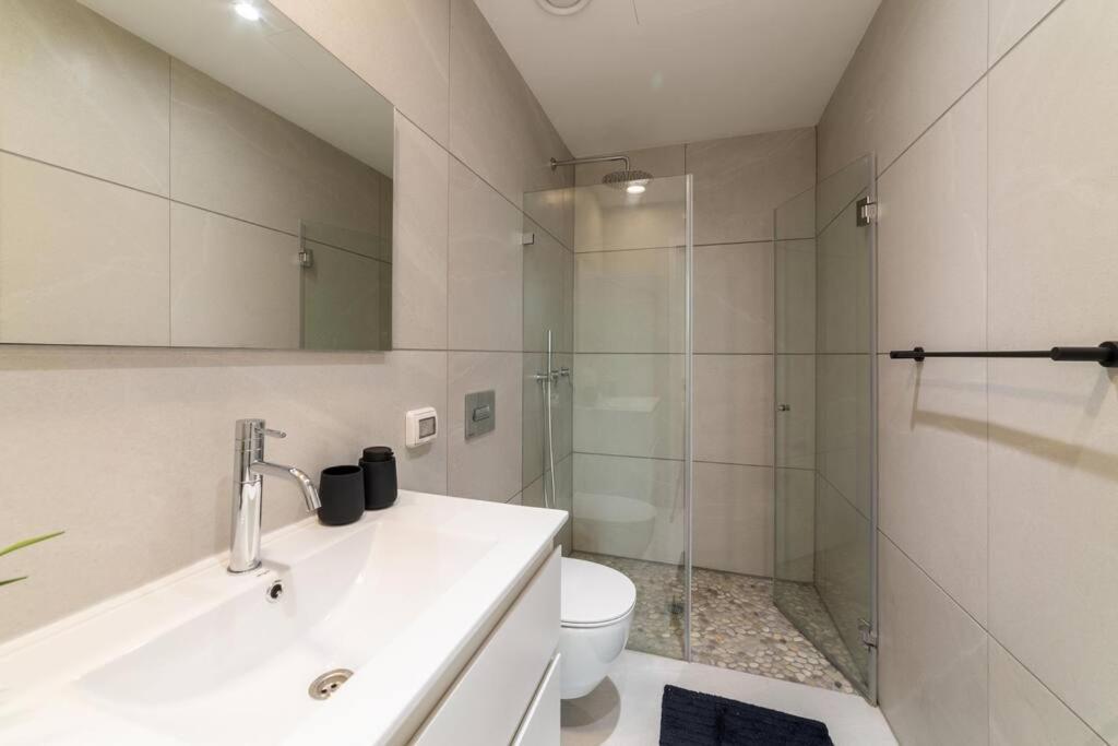 Amazing Penthouse On Gordon Beach 8 Guests تل أبيب المظهر الخارجي الصورة